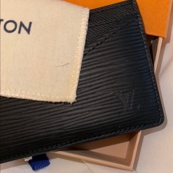 Louis Vuitton Black Card Holder - Picture 5 of 7